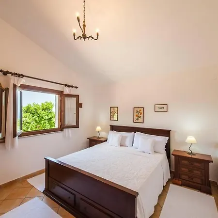 Cottage In Campagna A Castelsardo - Whole House *